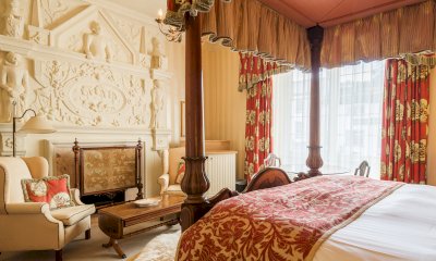 luxury four poster room
