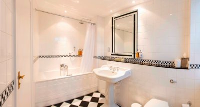 luttrell arms bathroom