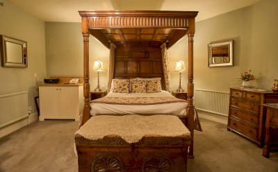 Dunster-Luttrell Arms 489 HDR